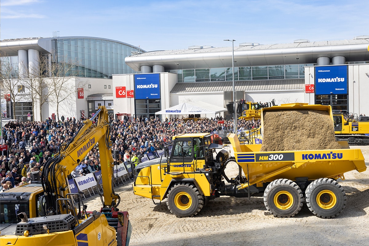 Beliebte Maschinendemo-Show von Komatsuauf dem bauma-Aussengelände © Messe München GmbH