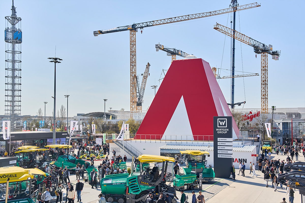 Darf auf der bauma natürlich auch nicht fehlen: Das markante Aussenzelt von Ammann. © Messe München GmbH